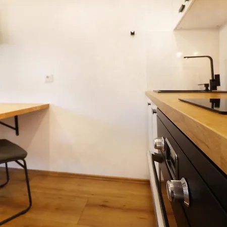 Eisenstein Apartment *